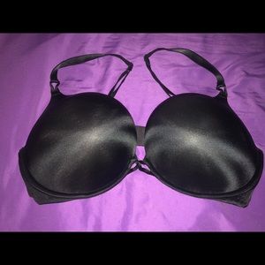 Victoria Secret Bombshell bra
38D
Used a few times